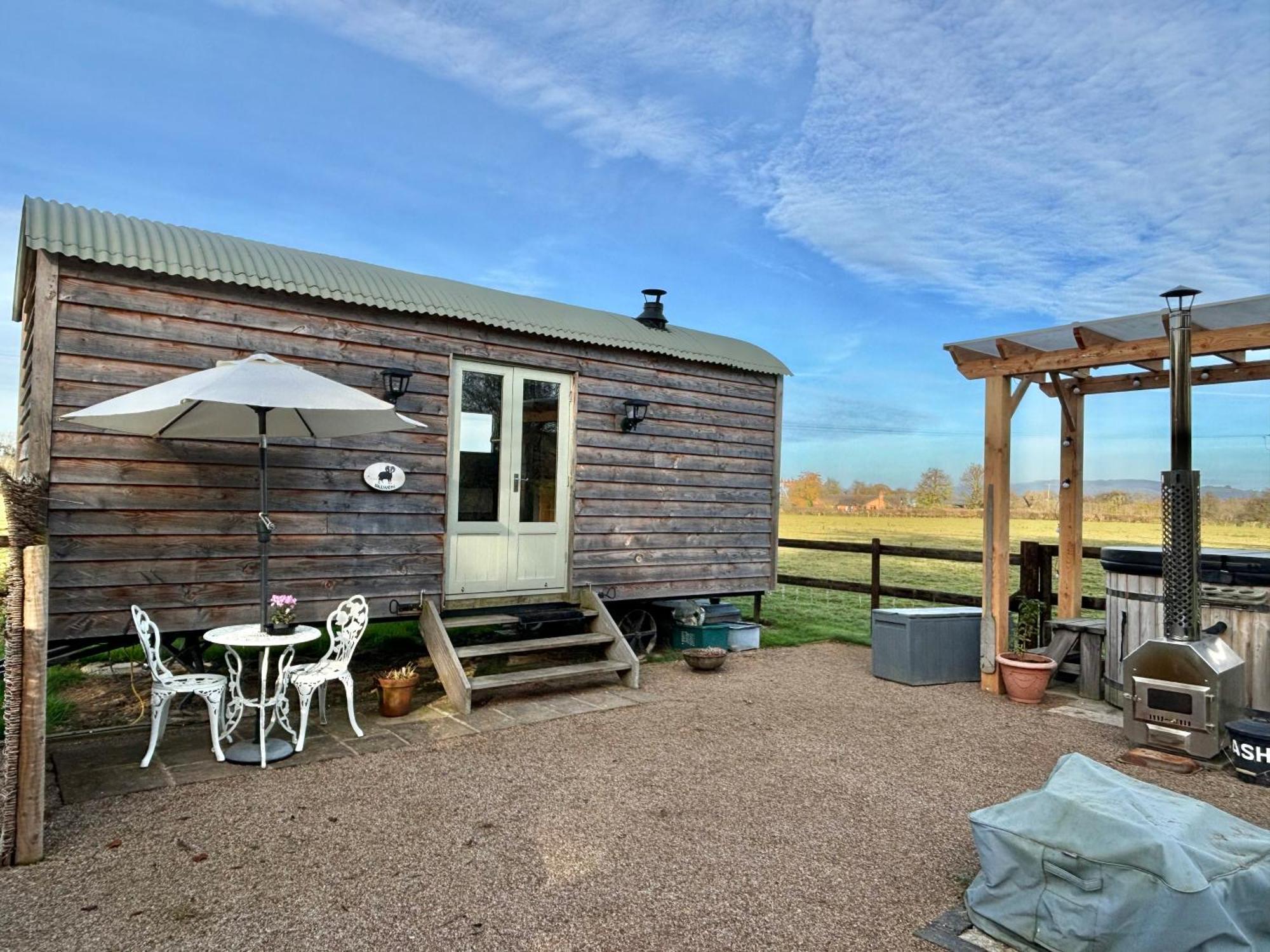 Bron Hafren Bed & Breakfast Montgomery Exterior photo